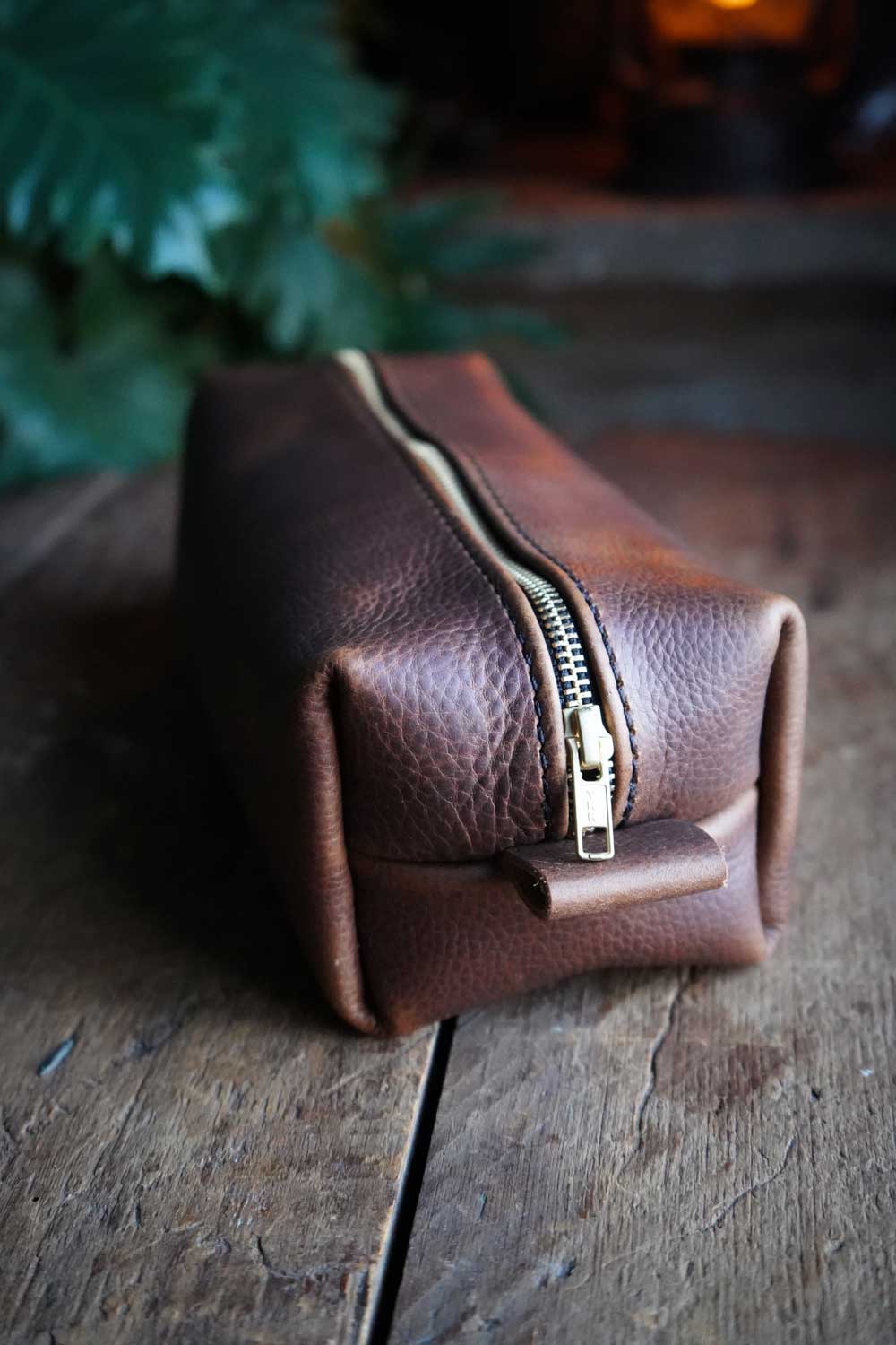 Expedition Dopp Kit - Handmade Leather Travel Bag - Hammerthreads