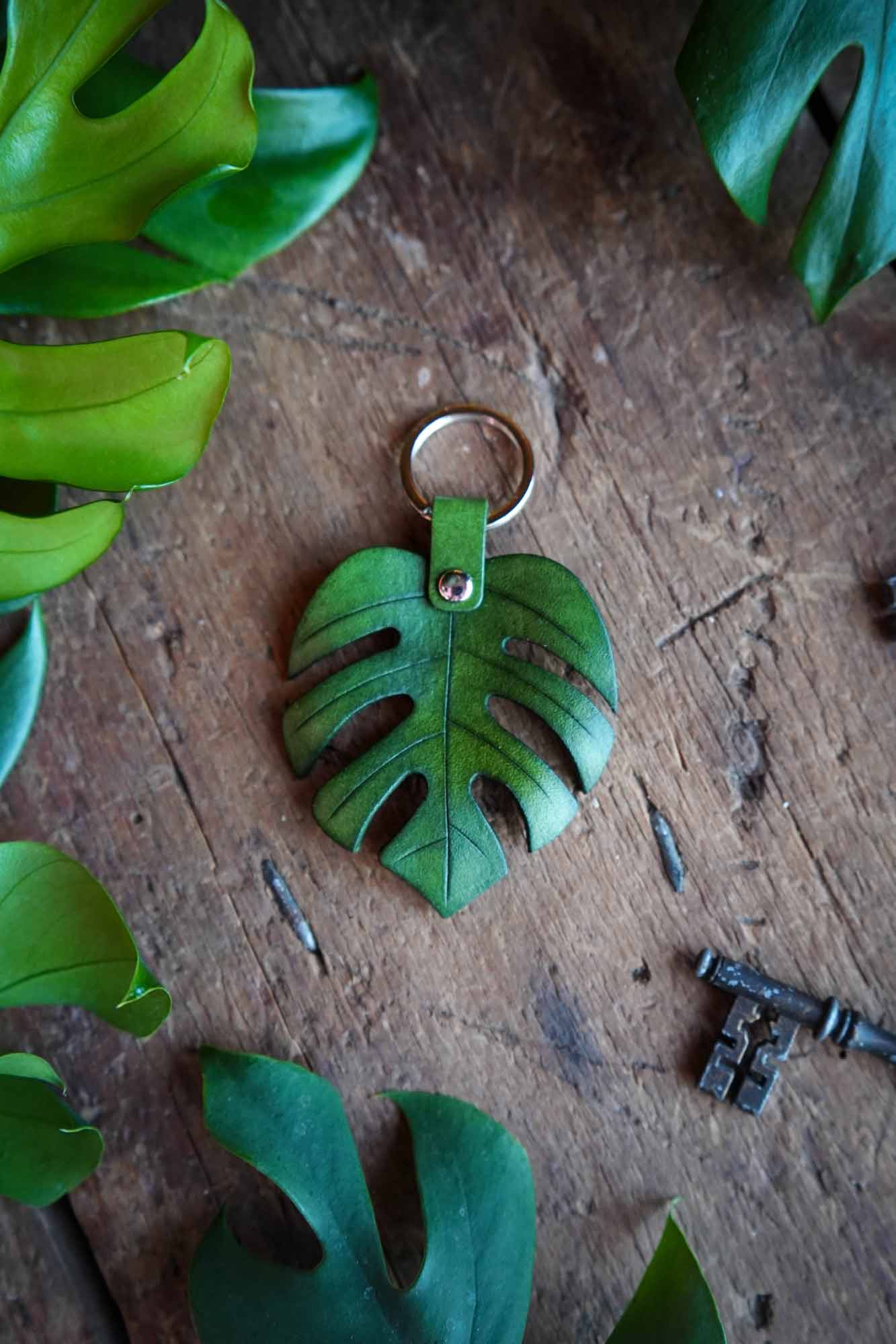 Monstera Leaf Large - Leather Plant Keychain