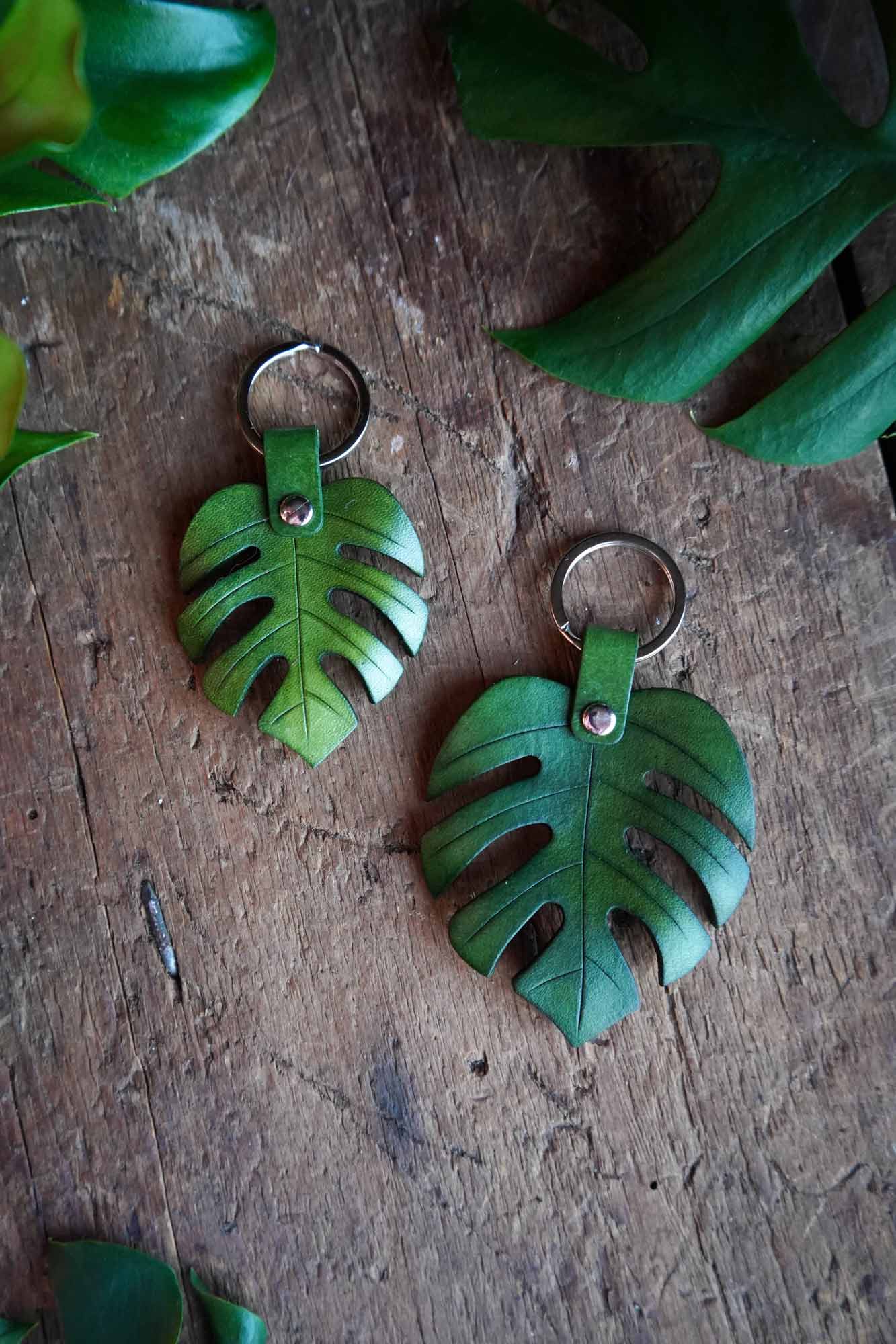 Monstera Leaf Large - Leather Plant Keychain