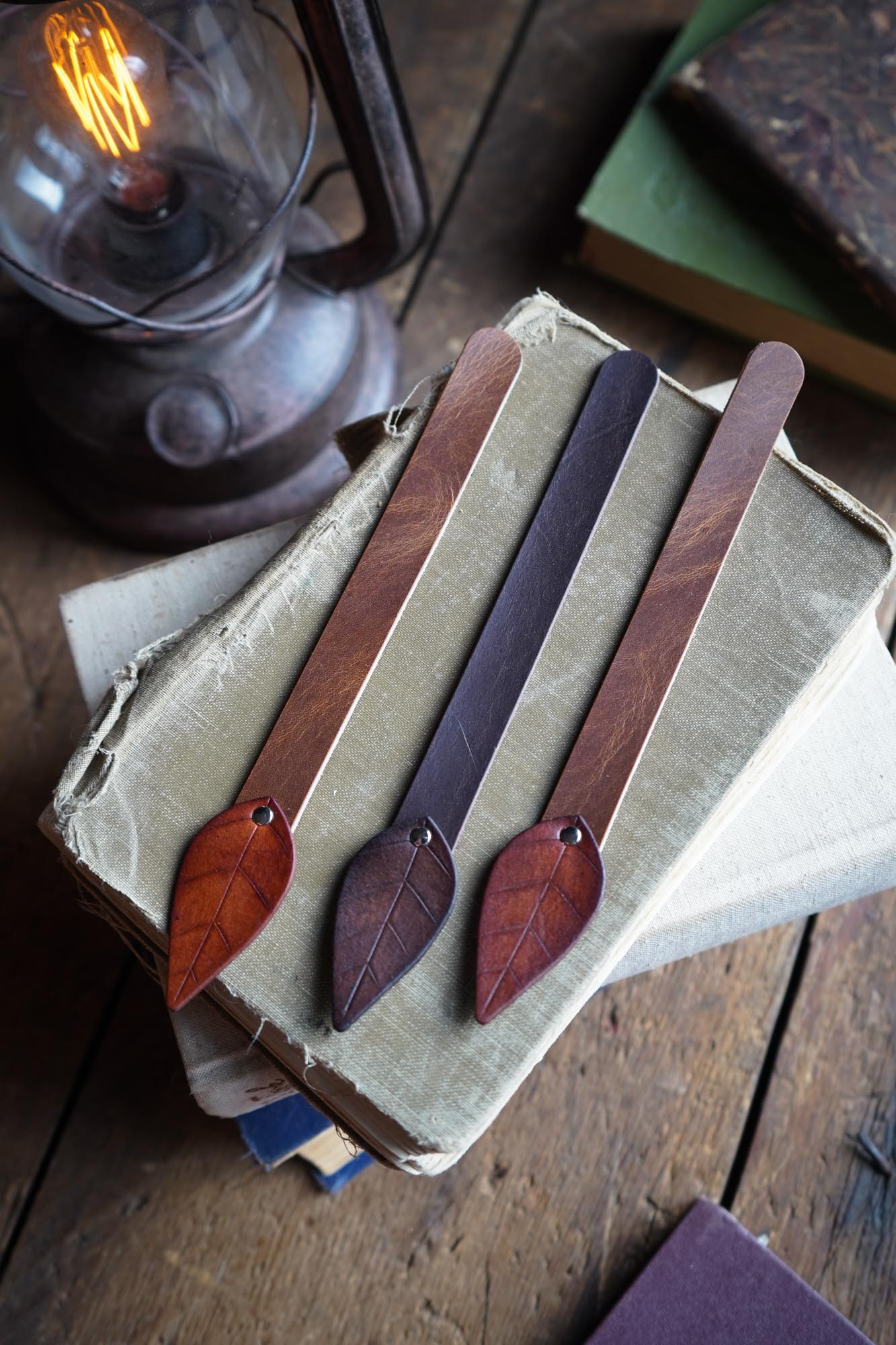 Personalized Leather Brown Leaf Bookmark - Made In Canada - Hammerthreads