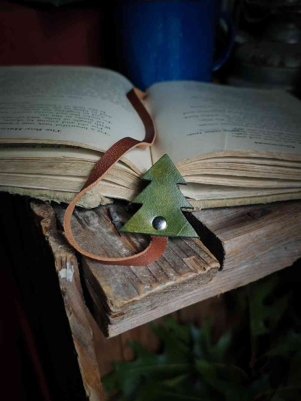 Tree Bookmark - Recycled Leather - Hammerthreads
