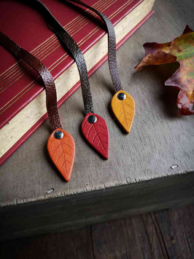 Fall Leaf Bookmark - Hammerthreads