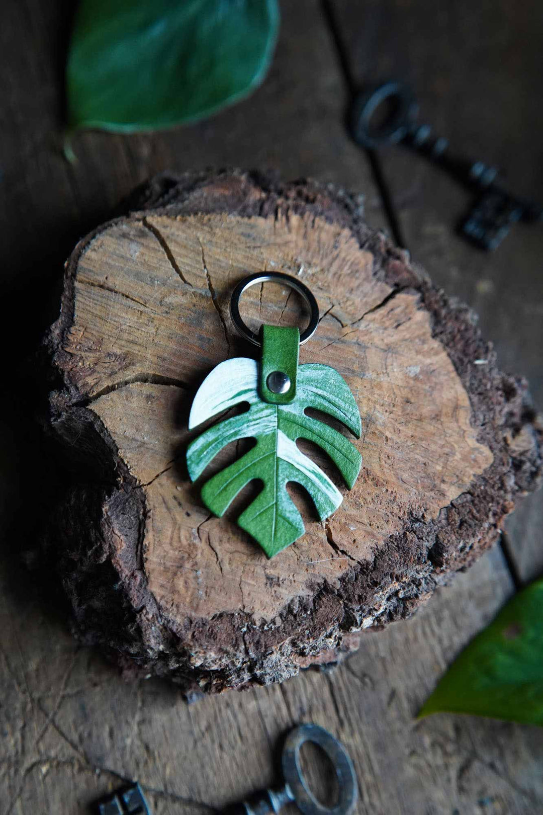 Monstera Albo Leaf Leather Keychain - Made In Canada